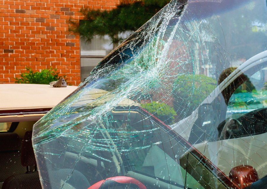 Windshield replacement Lithia
