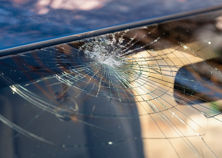 Windshield replacement Girard