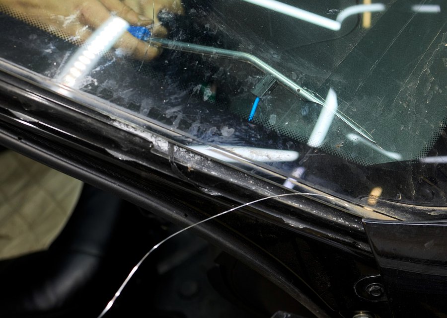 Windshield replacement Walled Lake