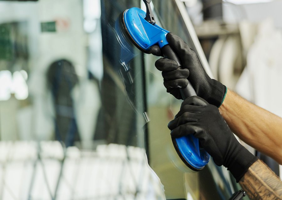 Windshield replacement Norco