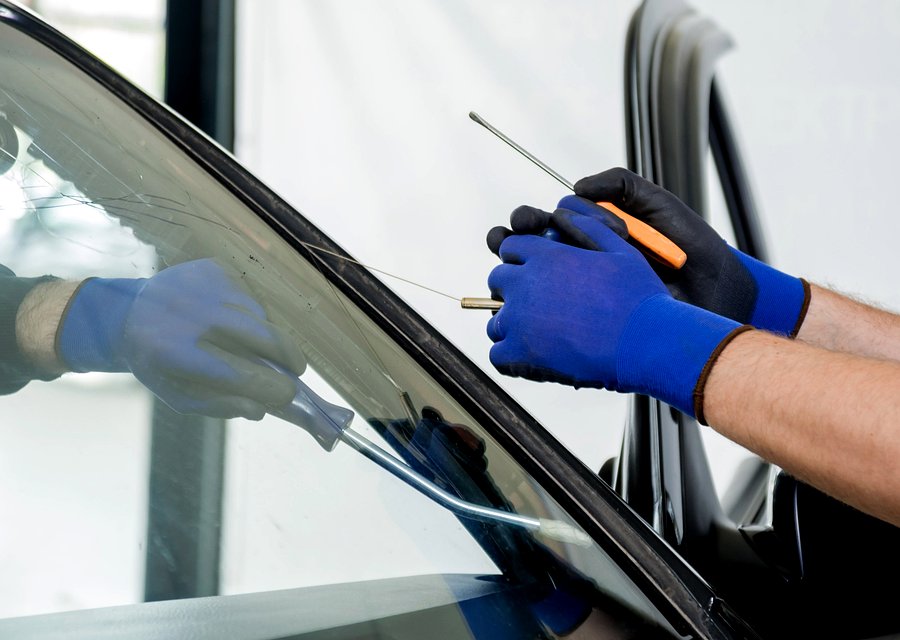 Windshield replacement Crestwood