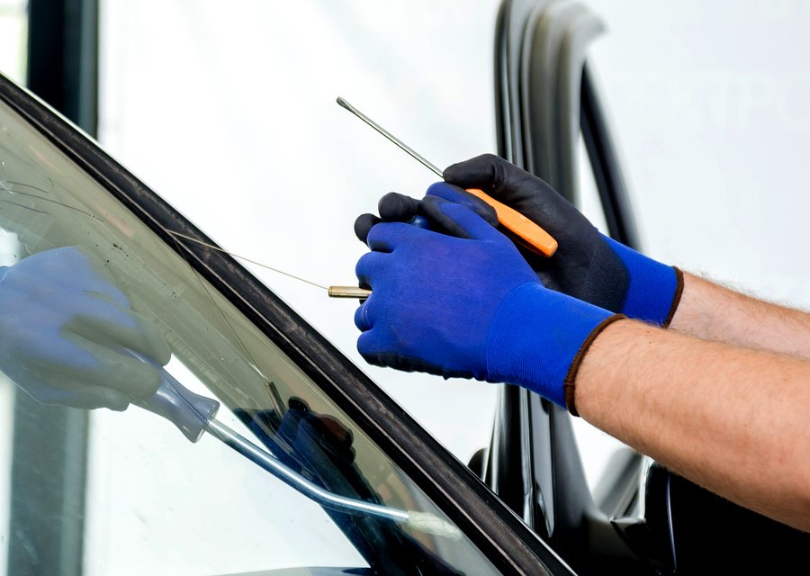 Auto glass repair KS