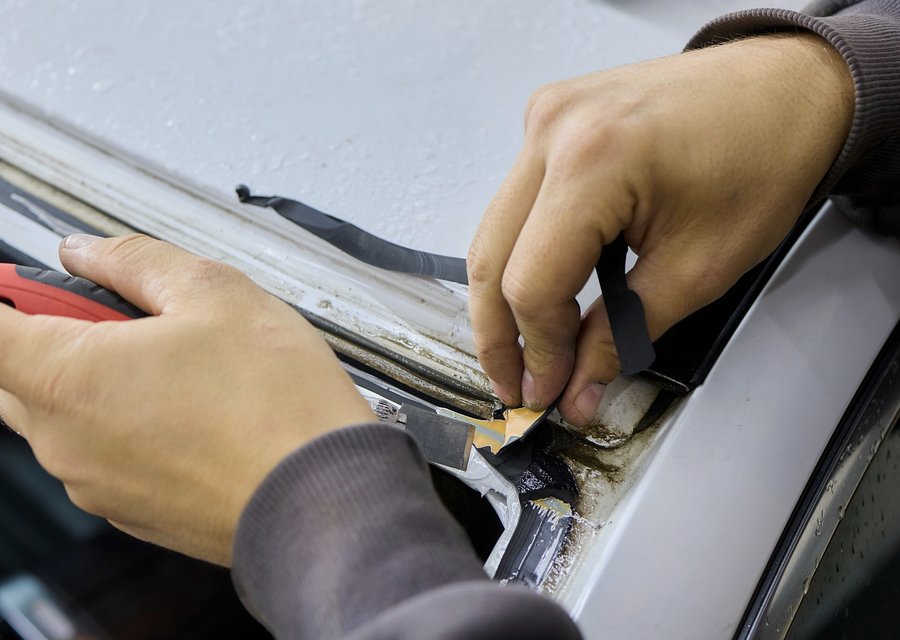 Auto glass repair MI