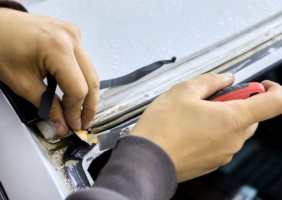 Auto glass repair CA