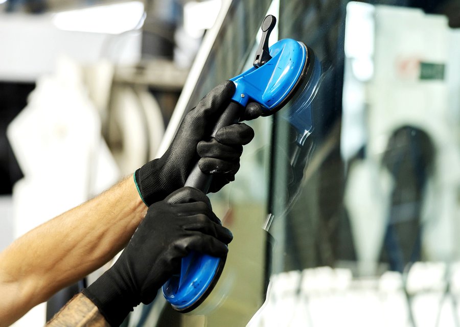 Auto glass repair MI