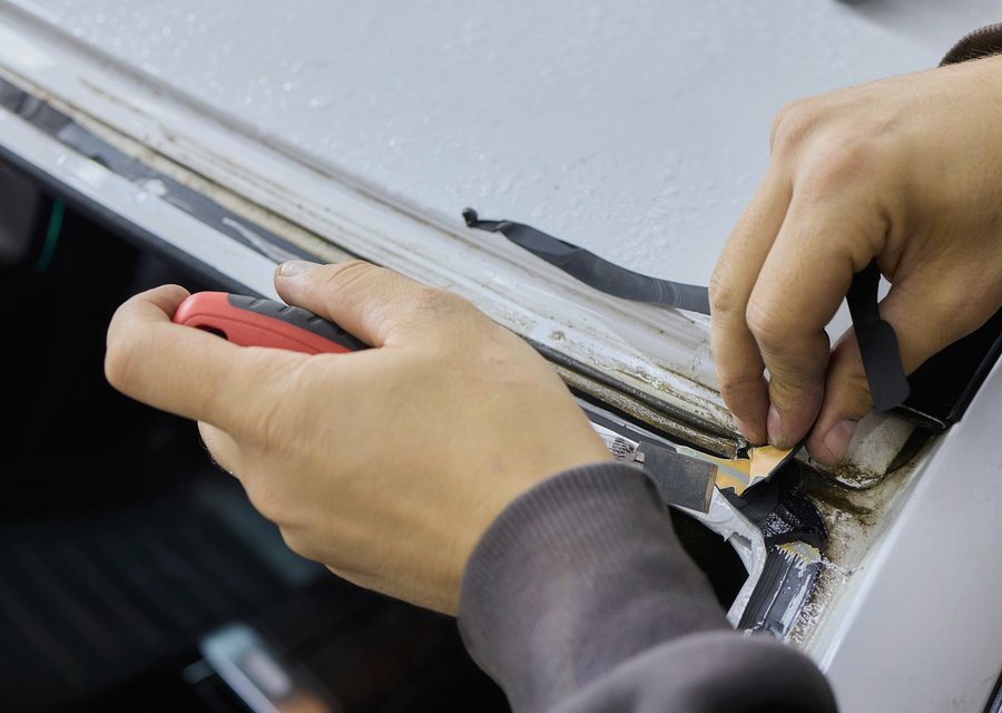 Auto glass repair MI