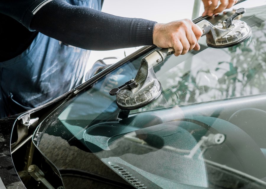 Auto glass repair CA