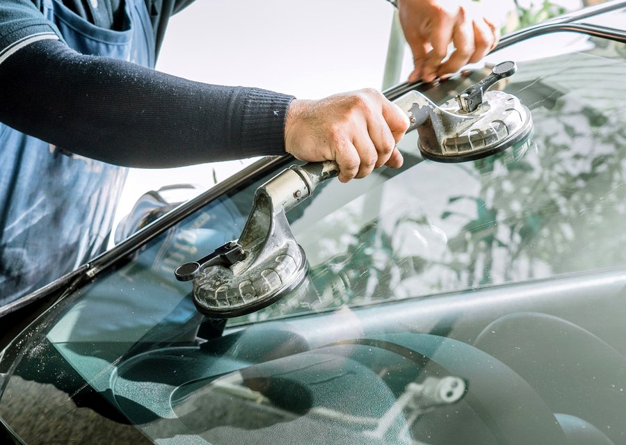 Auto glass repair CA