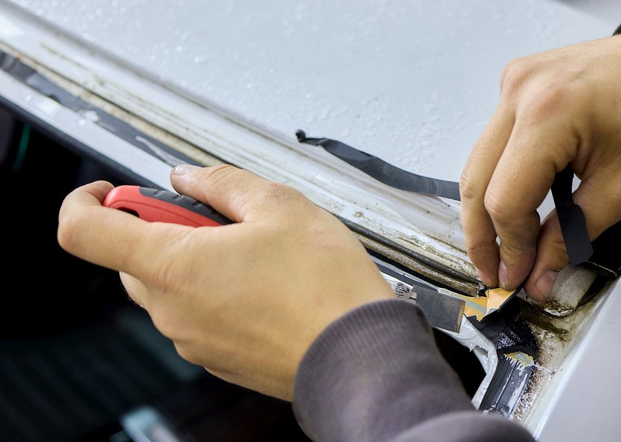Auto glass repair MI