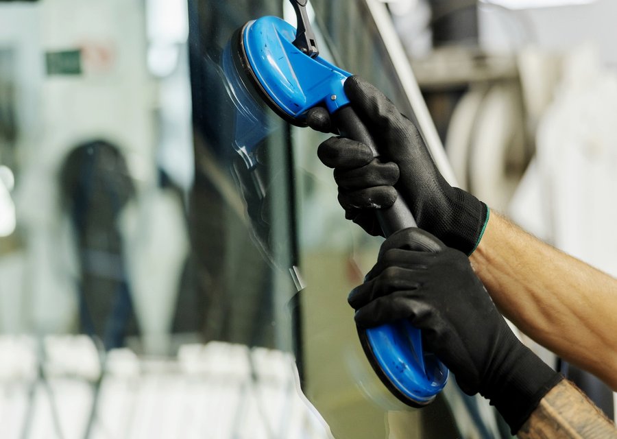 Auto glass repair MI