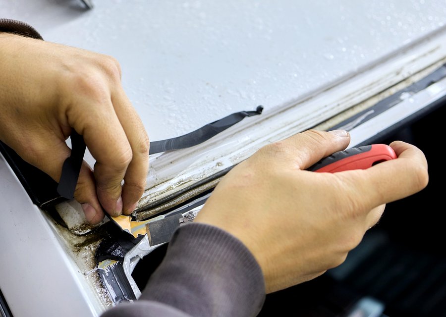 Auto glass repair MI