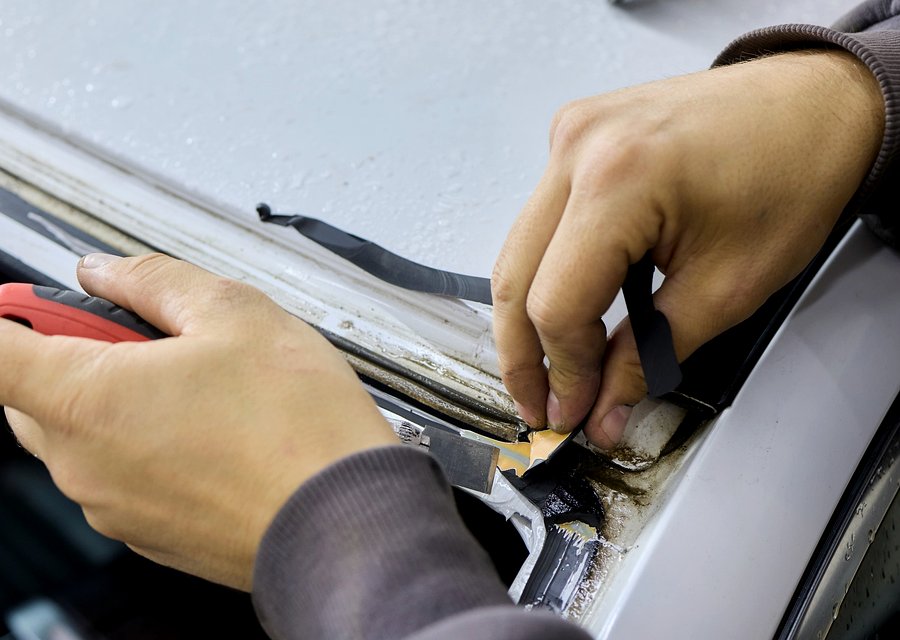 Auto glass repair MI