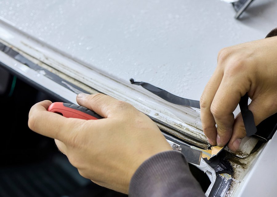 Auto glass repair CA