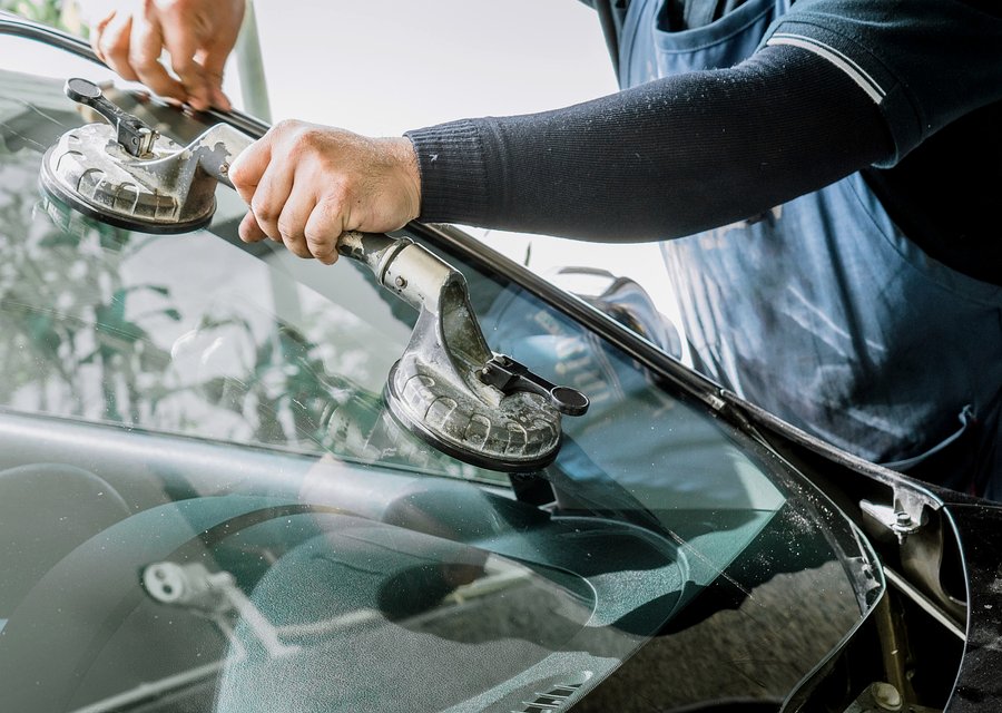 Auto glass repair FL