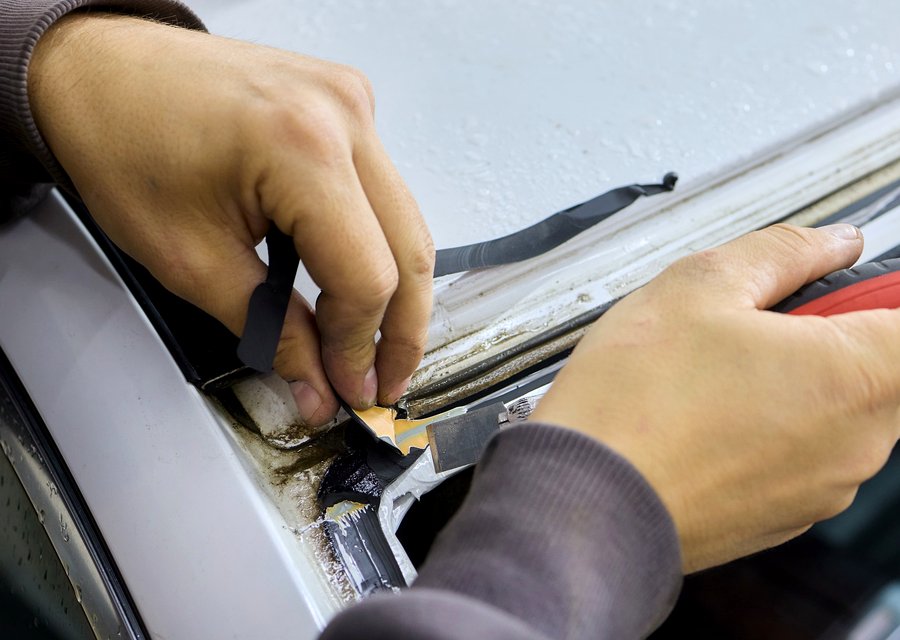 Auto glass repair MI