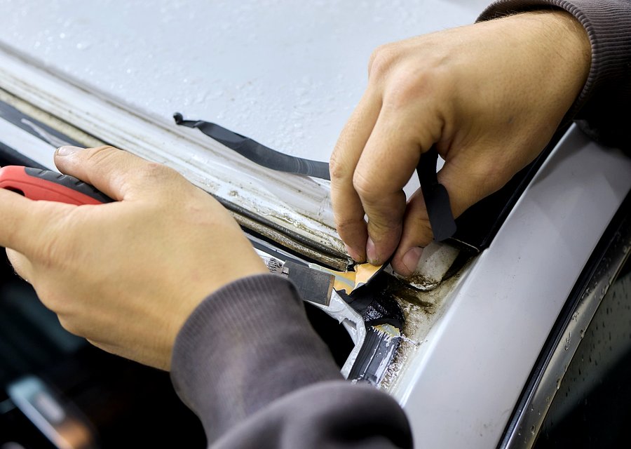 Auto glass repair MI