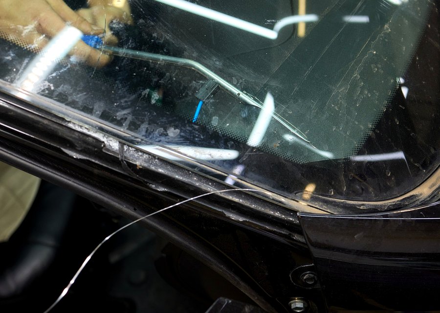 Auto glass repair MI