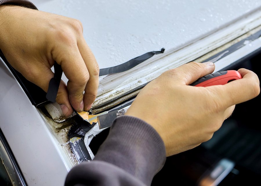 Auto glass repair MI
