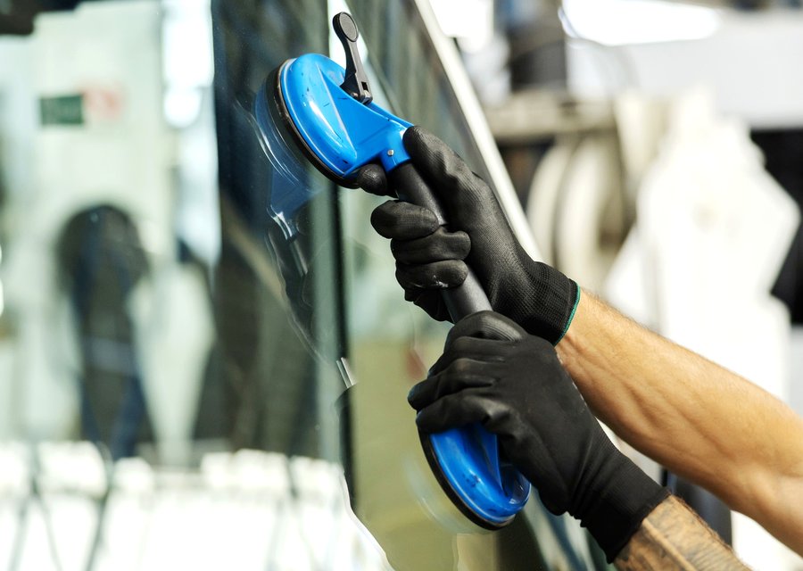 Auto glass repair KS