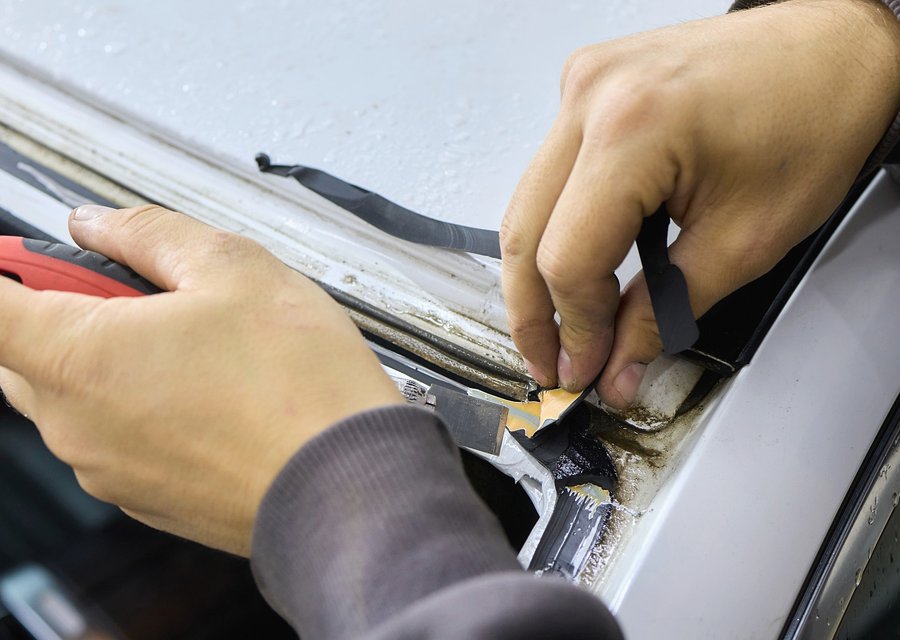 Auto glass repair KS