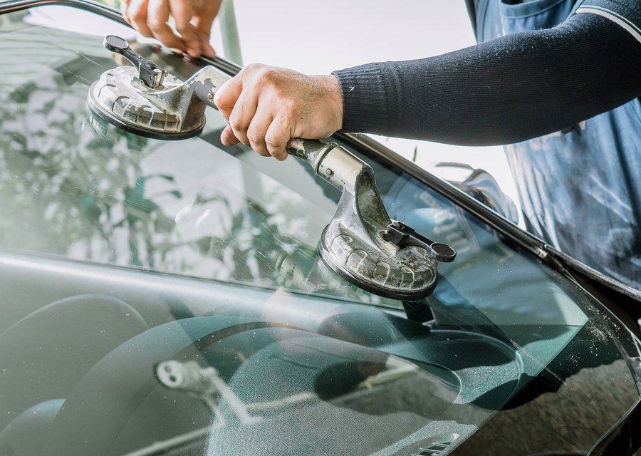 Auto glass repair MI