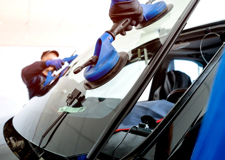 Auto glass repair MI