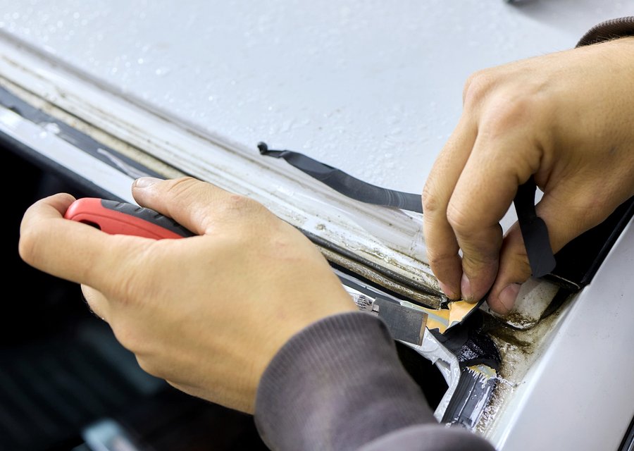 Auto glass repair MI