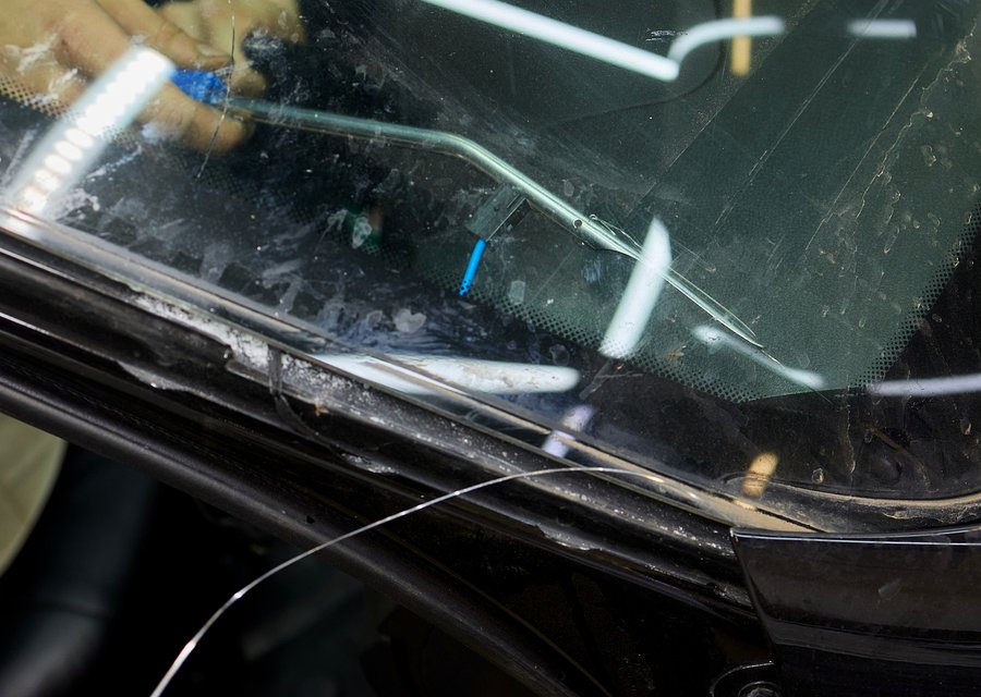 Auto glass repair MI