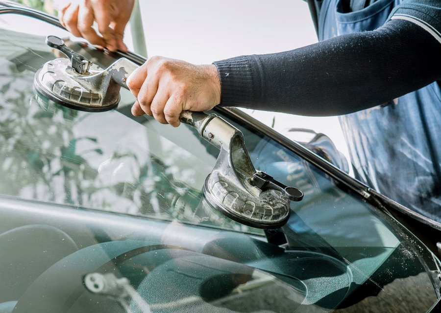 Auto glass repair CA