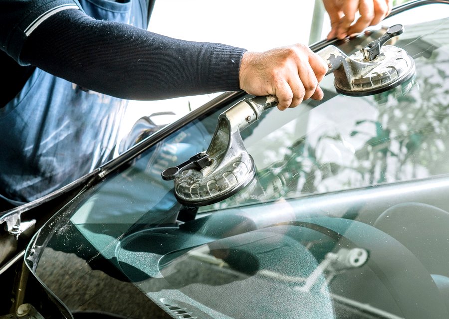 Auto glass repair CA