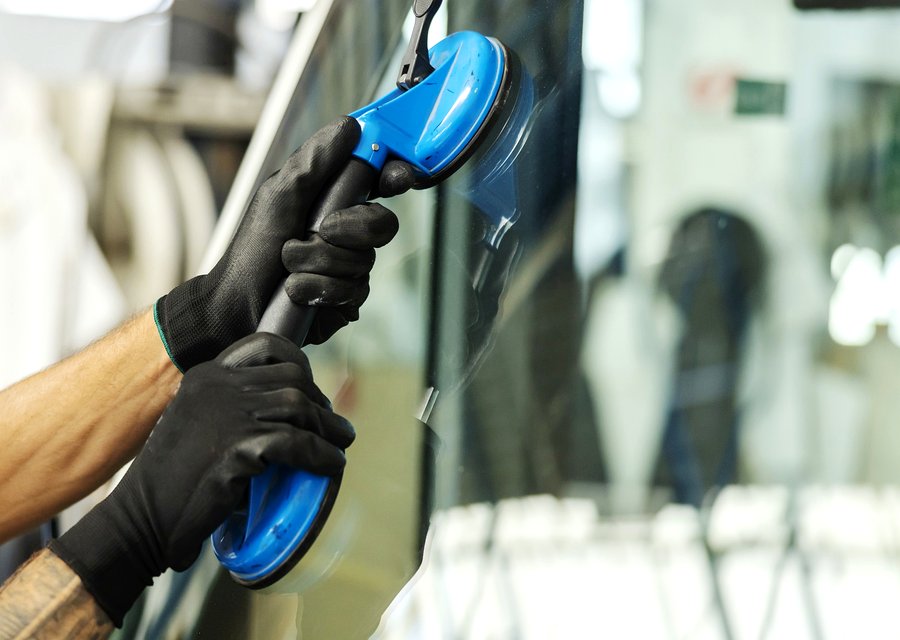 Auto glass repair CA