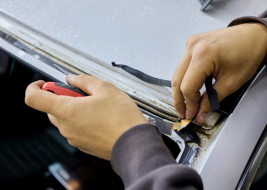 Auto glass repair CA