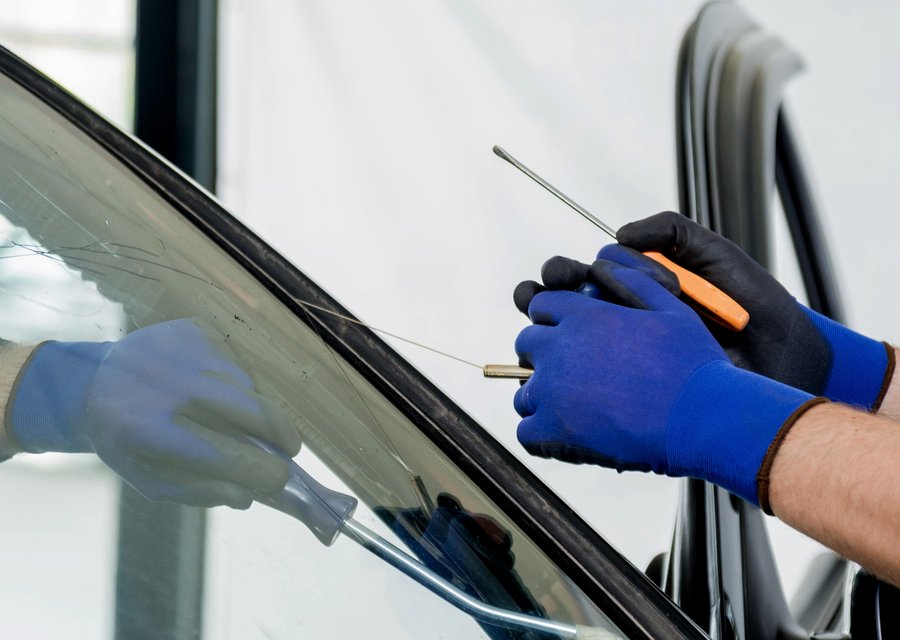 Auto glass repair KS