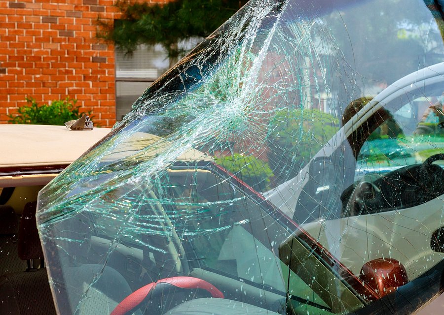 Auto glass repair KS