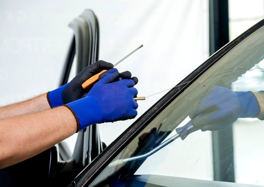 Auto glass repair MI