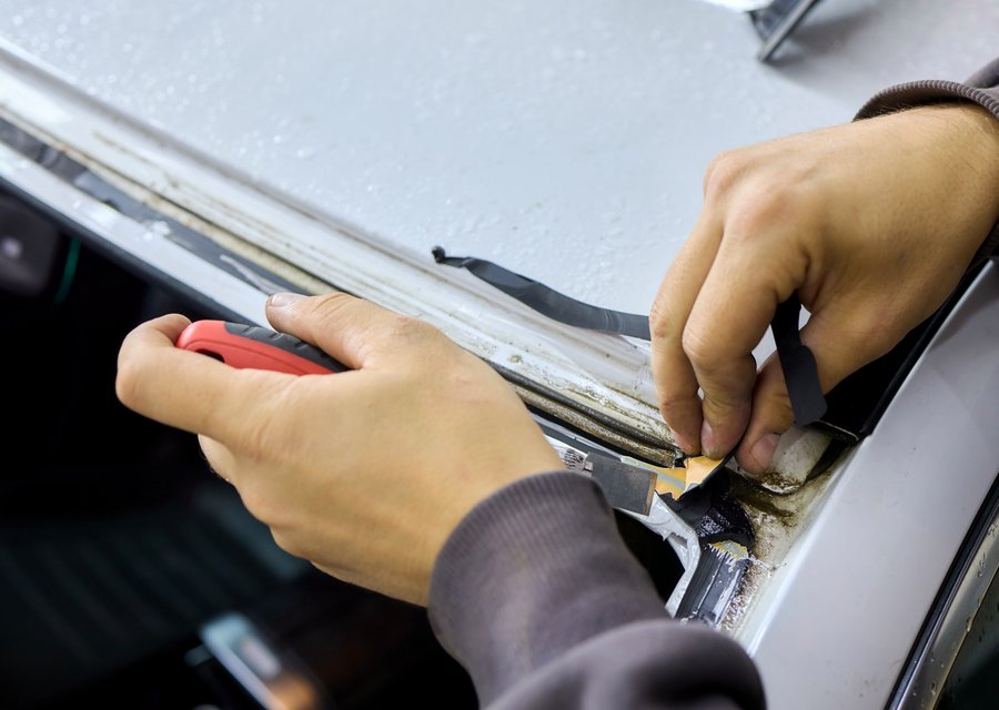 Auto glass repair CA